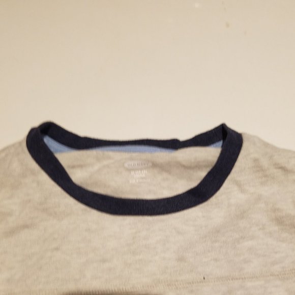 Old Navy Sweater - Picture 2 of 3